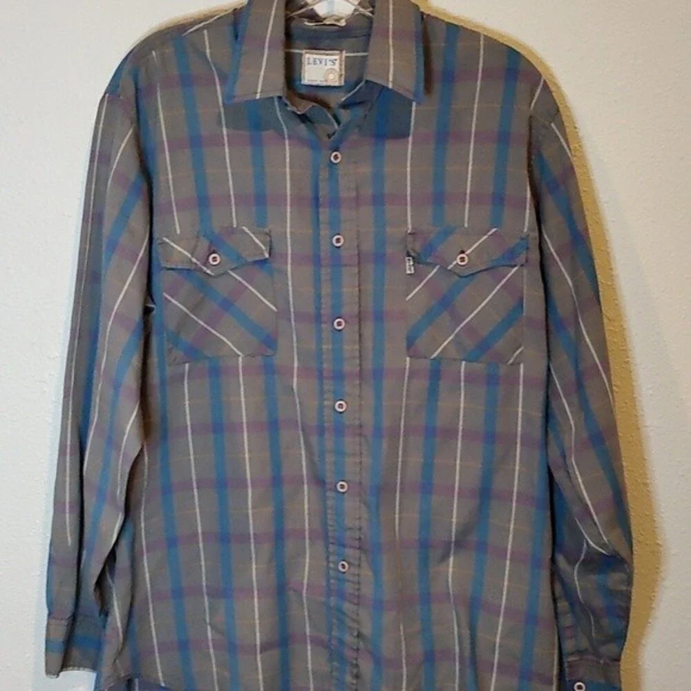 Levi's shirt